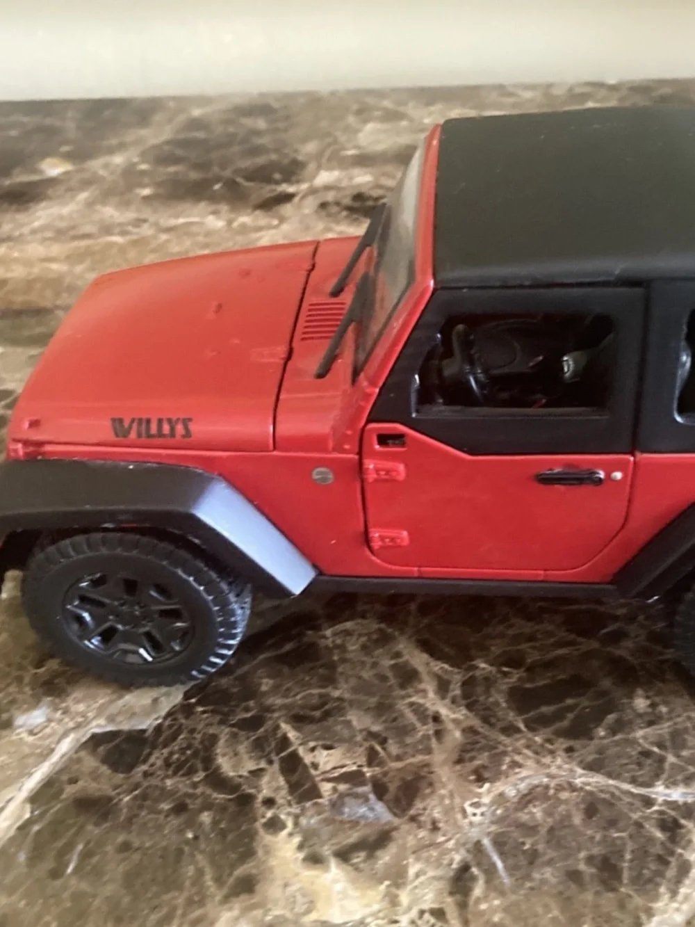 Maisto 2014 Jeep Wrangler Willys Red Diecast Model 1:18 Special Edition